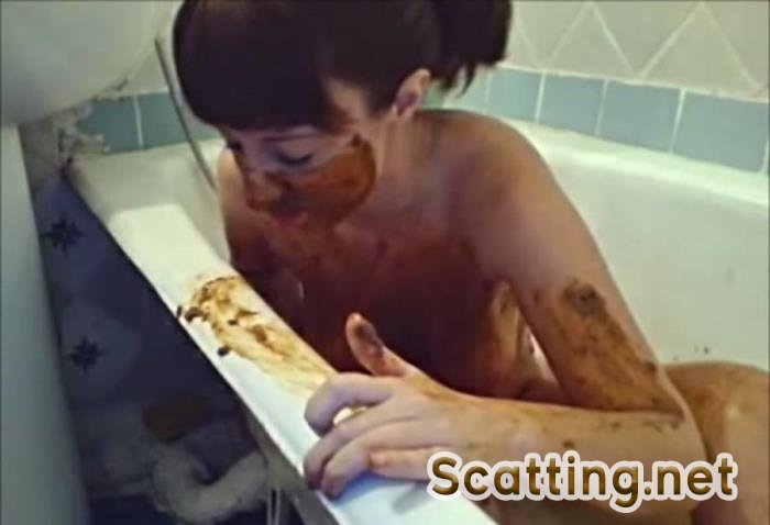 Santara (SD) Me in bathtube full of poo and pee.. [avi / 162 MB /  2018]
