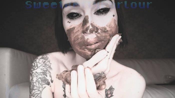 SweetBettyParlour (HD 720p) Lets Get my Face Covered in Shit [wmv / 191 MB /  2018]