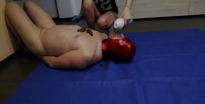 Goddess Margo (FullHD 1080p) Swallowing Huge Turds - Side Angle Mobile Recorded [mp4 / 136 MB /  2018]