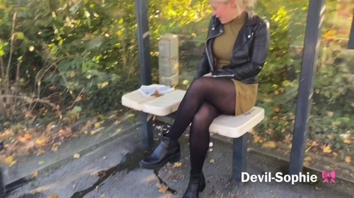 Devil Sophie (FullHD 1080p) Violently Public on the main street shit on the bus stop seat - I was over [mp4 / 228 MB /  2022]