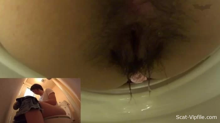 Asian (FullHD 1080p) Hidden camera in a public women’s restroom inside the toilet [mp4 / 494 MB /  2024]