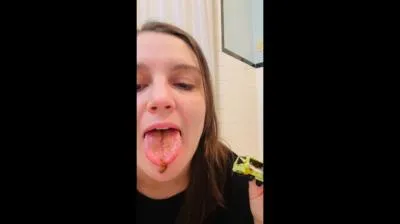 Layla Lee (FullHD 1080p) Toy Cars And Shit EXPLOSION [mp4 / 1.32 GB /  2025]