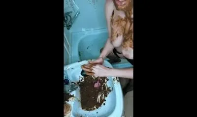 Scatlina (HD 720p) Cleaning the shitty sink [AVC / 357.38 MB /  2025]