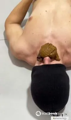 Katherine Farts (HD 720p) Pile of shit [AVC / 26.4 MB /  2025]