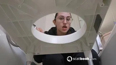 Miss Lith (HD 720p) Shitting 01 [mp4 / 58.4 MB /  2025]