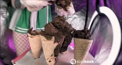 Preview of SweetBettyParlour (FullHD 1080p) Fan with  unusual  ice cream [AVC / 212.56 MB /  2025]