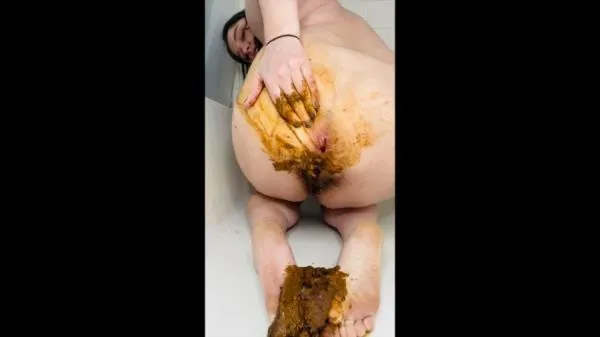 Layla Lee (FullHD 1080p) Poop Piss and Feet Smearing [mp4 / 650 MB /  2025]
