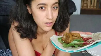 Ella Dearest aka Efro Ella (HD 720p) Snack For My Boyfriend [mp4 / 24.1 MB /  2025]
