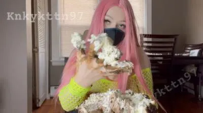 KnkyKttn97 (HD 720p) Best Diner Ever [mp4 / 716 MB /  2025]