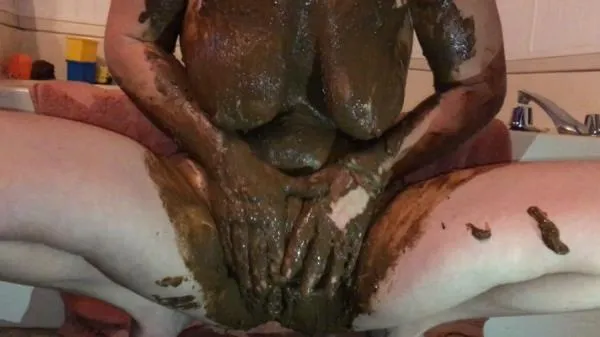 Allura (FullHD 1080p) Shitting, Smeared Tits and Stuffed Pussy [mp4 / 1.59 GB /  2025]