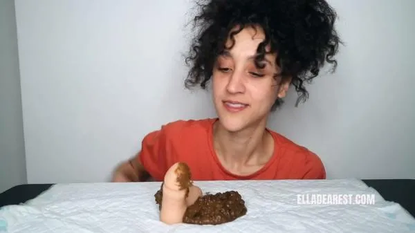 Ella Dearest aka Efro Ella (HD 720p) PEE PEE POO PLAY [mp4 / 25.6 MB /  2025]