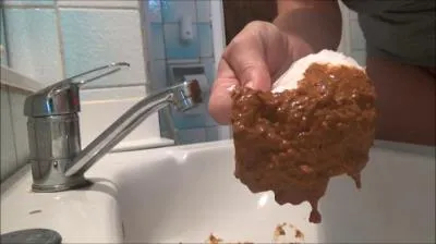 Mistress Roberta (SD) Huge Diarrhea In Sink [mp4 / 228 MB /  2025]