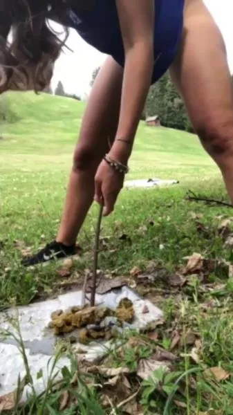 Linda aka VeganLinda (SD) Only DIRTY Panties For My Loser [mp4 / 549 MB /  2025]