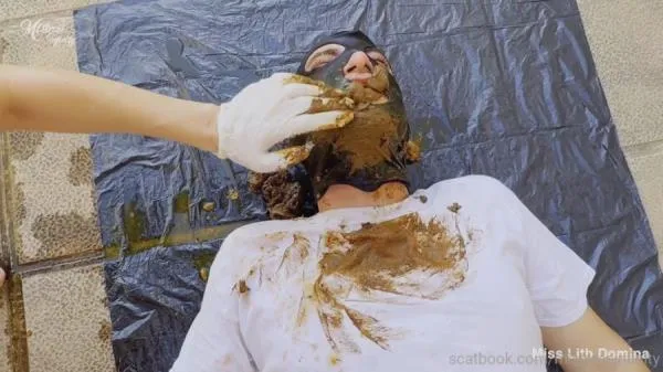 FEEDING MY HUMAN TOILET FROM MY THRONE [mp4 / 57.8 MB /  2026] Latex, Femdom (SD)