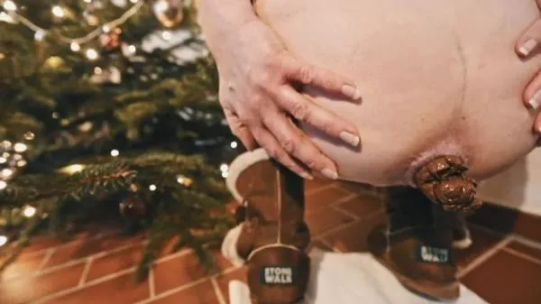 It's Getting Xmas 2 [mp4 / 20.3 MB /  2026] Germany, Dirty Anal (HD 720p)