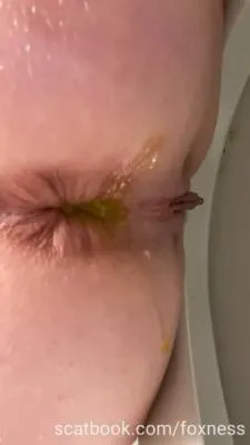 Pooping 2 [mp4 / 10.5 MB /  2026] Amateur, Defecation (SD)
