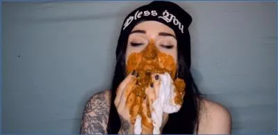 Dirty Betty in Hardcore Pissing and Scat from Russia