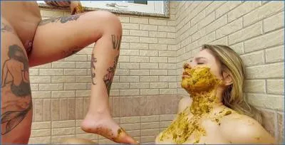 Scat Princess and Scat Top Models in German Facesitting and Shit Eating Fetish