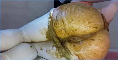 Anna Coprofield in White Leggings Diarrhea Fetish- New Catalog Drop