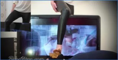Scat Porn: Alina Shitting in Mouth of the Toilet and Piss Drinking in Russian Video