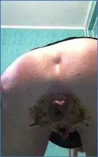 Ella Gilbert's gnarly Solo in Friend's Toilet with Deep Smearing