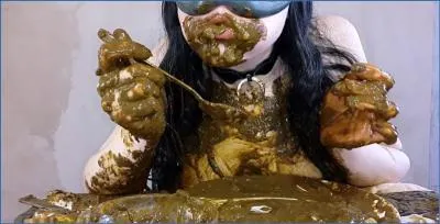 Anna Coprofield’s Messy Private Dinner with Prolapse and Scat