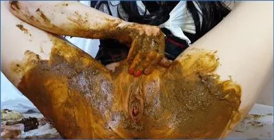 Anna Coprofield Solo Defecation - Polish Schoolgirl Poops and Smears