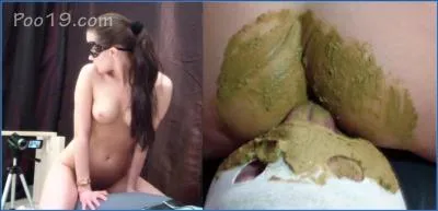 Milana Smelly Takes Charge with Puke and Piss Drinking - Russian