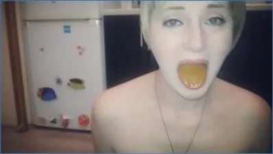Elecebra Defecates, Eats Her Own Shit, Dominates in Extreme Diarrhea