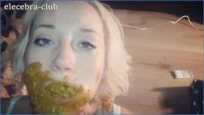 Elecebra Shits, Eats, Dominates with Blood and Diarrhea - Scat Action