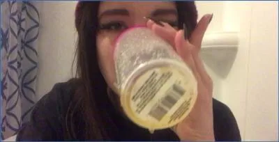 Missellie's Puking, Pissing, and Smearing Show - Wild Scat Action