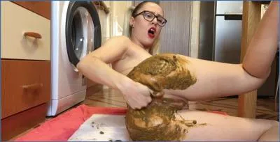 Ella Gilbert Fists Her Toilet Bowl in a Wild Shitting Spree - Big