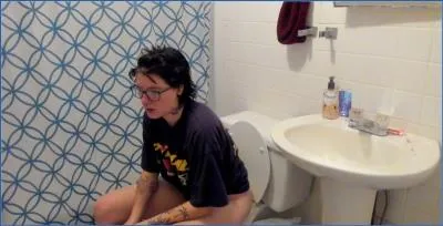 Missellie's Voyeur Puke and Shit Tasting - Scat/Copro Fetish Video