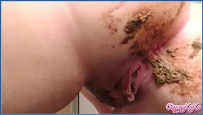 Goddess Ryan Smears Her Poo Ass and Commands You to Clean It