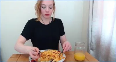 Spankmepink- Dine and Dump with Hardcore Shitting and Pissing