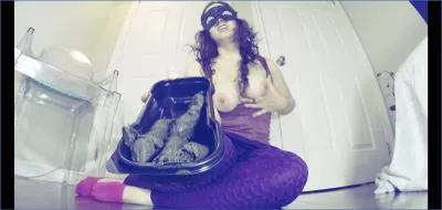 Love Rachelle Delivers Hardcore Femdom Shitting and Pissing in Chill And Eat Shit