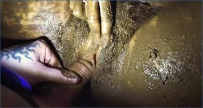 Sweet Betty Parlour Delivers Filthy Shitting and Smearing in Cursed Amateur video