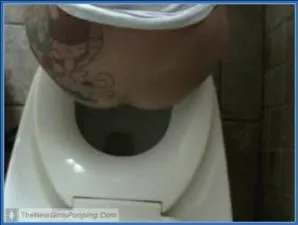 Kylie Thread Poops in an Amateur Bathroom Clip