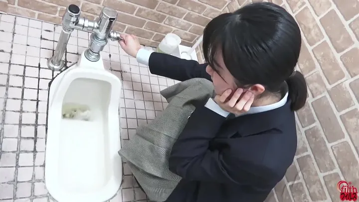 Candid Teen Girls Caught Dropping Massive Loads in Hidden Camera